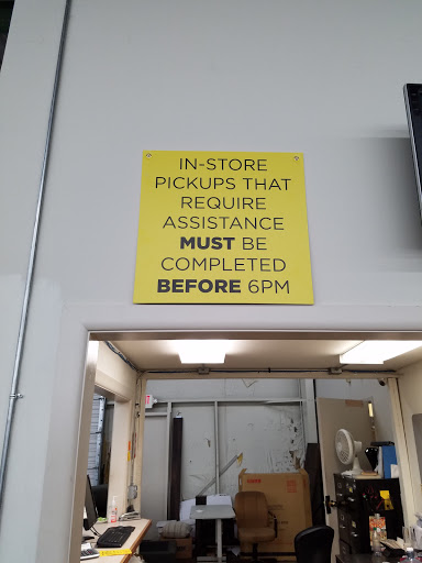 Furniture Store «Home Comfort Furniture Clearance Outlet», reviews and photos, 5814 Glenwood Ave, Raleigh, NC 27612, USA