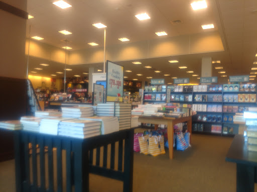 Book Store «Barnes & Noble», reviews and photos, 7200 Harrison Ste 5 #5, Rockford, IL 61112, USA