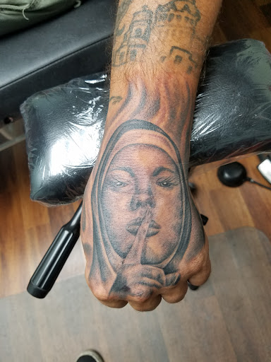 Tattoo Shop «Mr. Williams Tattoo Co.», reviews and photos, 216 E Main St, Tavares, FL 32778, USA