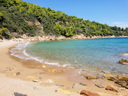 Vromoneri beach'in fotoğrafı geniş ile birlikte