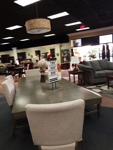 Furniture Store «Mor Furniture for Less», reviews and photos, 5156 N Blackstone Ave, Fresno, CA 93710, USA