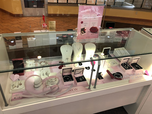 Jewelry Repair Service «Grand Jewelers», reviews and photos, 8185 Holly Rd # 8, Grand Blanc, MI 48439, USA