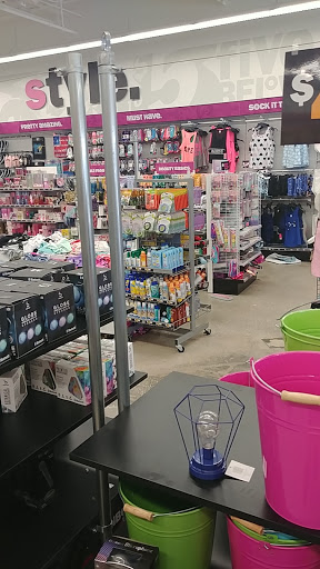 Variety Store «Five Below», reviews and photos, 15003 N Dale Mabry Hwy, Tampa, FL 33618, USA