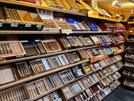 Tobacco Shop «Smoker Friendly / Gasamat», reviews and photos, 2698 S Parker Rd, Aurora, CO 80014, USA
