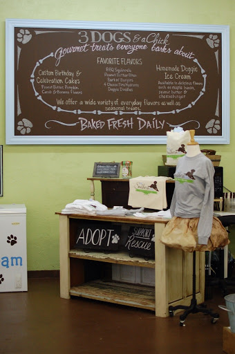 Pet Supply Store «3 Dogs and a Chick», reviews and photos, 130 Miracle Strip Pkwy SE, Fort Walton Beach, FL 32548, USA