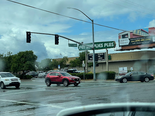 Pet Supply Store «Pet Supplies Plus», reviews and photos, 1411 S Stockton St, Lodi, CA 95240, USA
