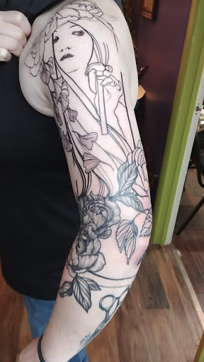 Tattoo Shop «Thistle and Pearl Tattoo», reviews and photos, 107 Merrimon Ave #310, Asheville, NC 28801, USA