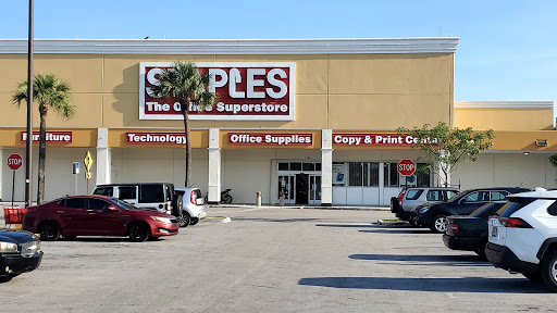 Staples, 1700 W 49th St, Hialeah, FL 33012, USA, 