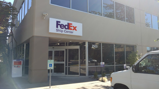 Shipping and Mailing Service «FedEx Ship Center», reviews and photos, 2503 Frank Albert Rd E, Tacoma, WA 98424, USA