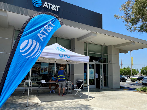 Cell Phone Store «AT&T», reviews and photos, 5252 Lakewood Blvd, Lakewood, CA 90712, USA