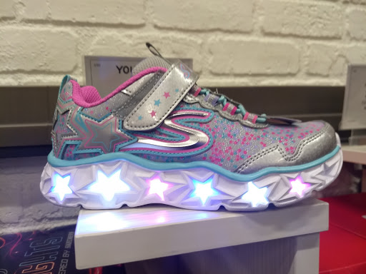 Shoe Store «DSW Designer Shoe Warehouse», reviews and photos, 8055 W Bowles Ave, Littleton, CO 80123, USA