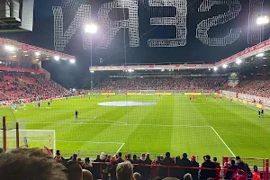 Stadionbauerdankmal und Biergarten image