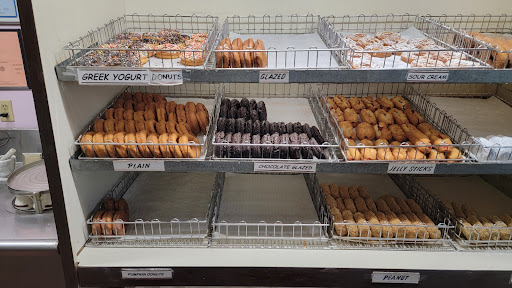 Donut Shop «Serres Donut Shop», reviews and photos, 135 W Manlius St, East Syracuse, NY 13057, USA