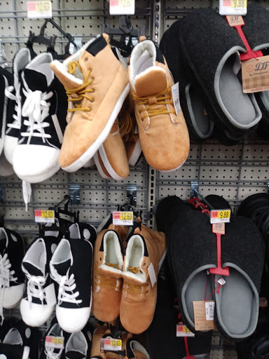 Discount Store «Walmart», reviews and photos, 44575 Mound Rd, Sterling Heights, MI 48314, USA