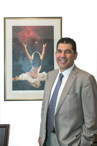 Dr. Lyras Plastic Surgery