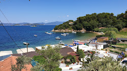 Photo de Kanapitsa beach entouré de montagnes