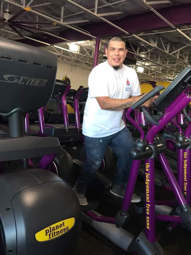 Gym «Planet Fitness - Dallas (Westmoreland), TX», reviews and photos, 3200 Falls Dr, Dallas, TX 75211, USA