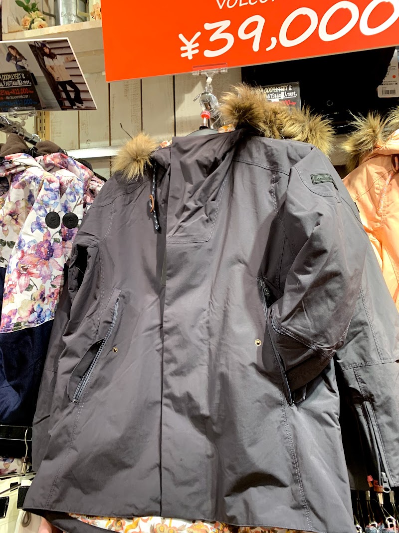 The Suns神田小川町店 東京都千代田区神田小川町 スポーツ用品店 グルコミ