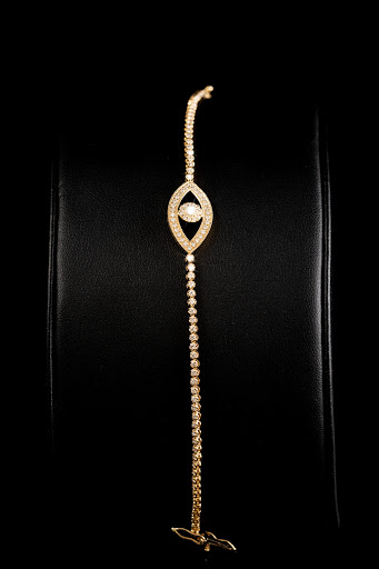 Jewelry Appraiser «Queen City Jewelry & Pawn», reviews and photos, 7935 Reading Rd, Cincinnati, OH 45237, USA