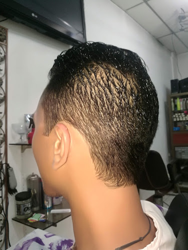 Giovy Crazy Cuts Peluqueria. Corresponsal bco. Pacífico - Guayaquil