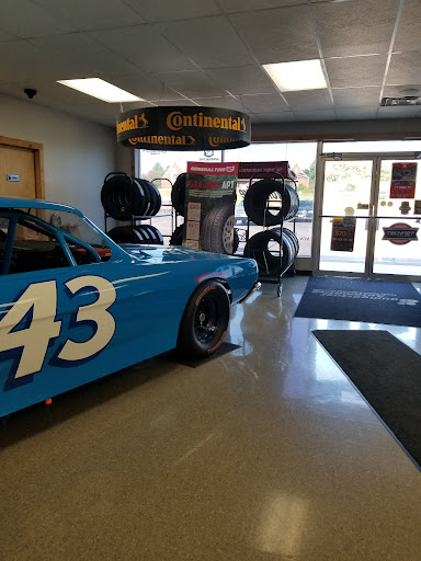 Auto Repair Shop «Baumgartner Automotive, LLC», reviews and photos, 534 W Lily Creek Rd, Freeport, IL 61032, USA