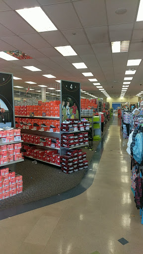 Shoe Store «Shoe Carnival», reviews and photos, 3800 Merle Hay Rd, Des Moines, IA 50310, USA
