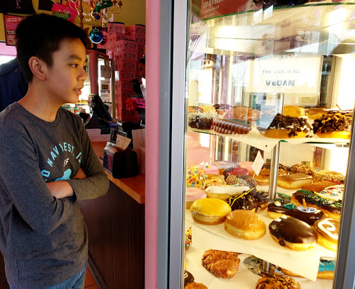 Donut Shop «Voodoo Doughnut Too», reviews and photos, 1501 NE Davis St, Portland, OR 97232, USA