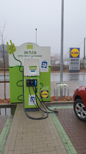 Borne de recharge de véhicules électriques Lidl Station de recharge Arlon
