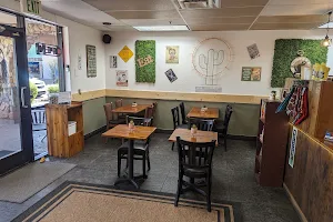 Drip 'N' Munch Cafe image