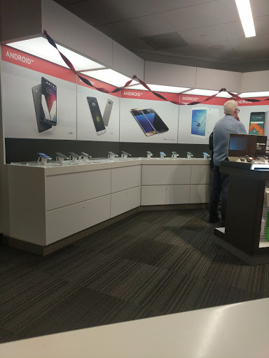 Cell Phone Store «Verizon», reviews and photos, 86 Worcester Rd, Framingham, MA 01702, USA