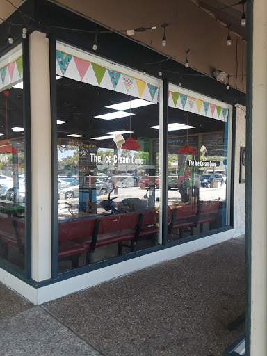 Shopping Mall «Coligny Plaza Shopping Center», reviews and photos, 1 N Forest Beach Dr, Hilton Head Island, SC 29928, USA