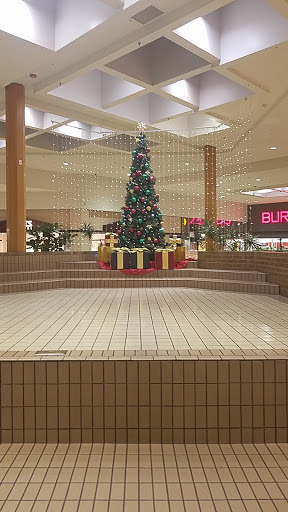 Shopping Mall «Towne Mall», reviews and photos, 1704 N Dixie Hwy, Elizabethtown, KY 42701, USA