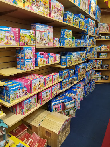 Game Store «Toys & Co. - Friendly Center», reviews and photos, 3110 Northline Ave, Greensboro, NC 27408, USA