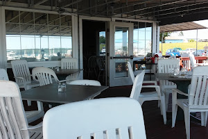 Landings Restaurant & Lounge