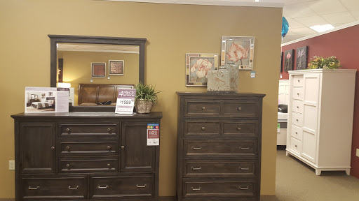 Furniture Store «Raymour & Flanigan Furniture and Mattress Store», reviews and photos, 3375 Berlin Turnpike, Newington, CT 06111, USA