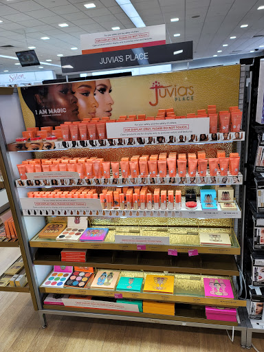 Cosmetics Store «Ulta Beauty», reviews and photos, 2155 W 22nd St #7, Oak Brook, IL 60523, USA