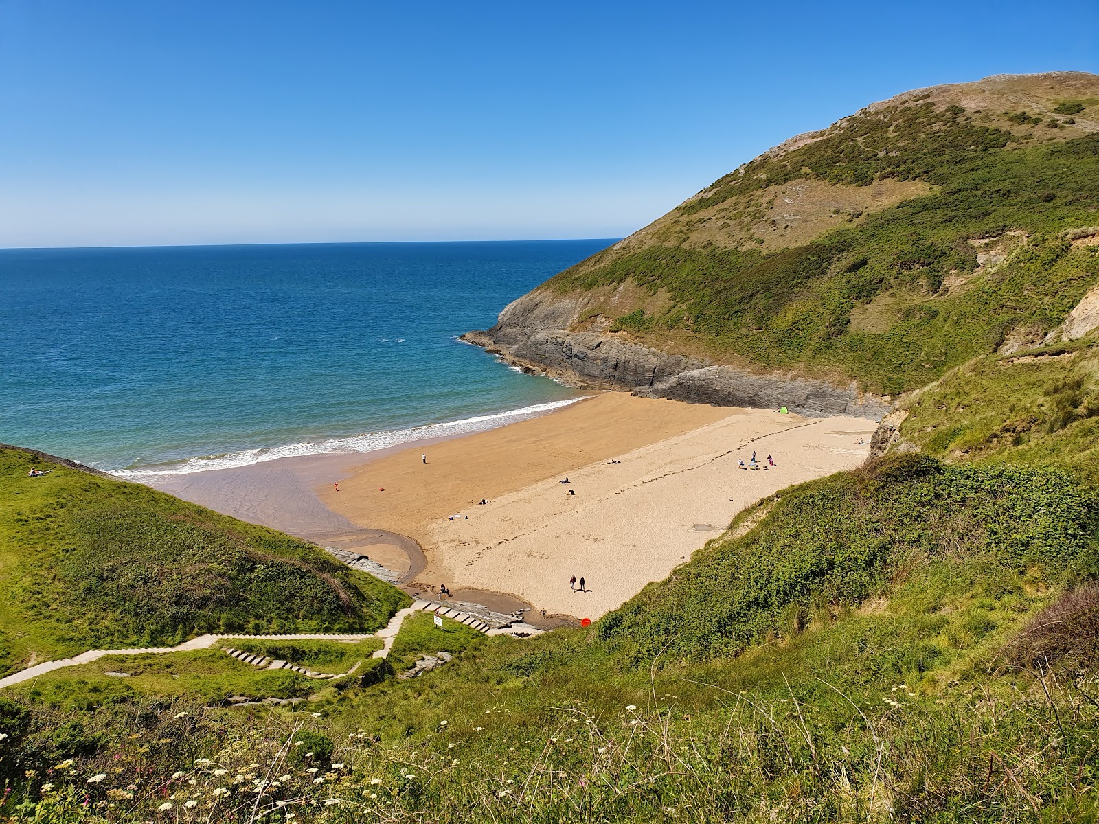 Mwnt beach on the map with photos and reviews🏖️ BeachSearcher.com