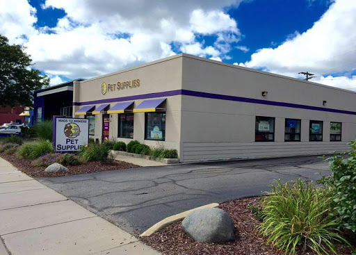 Pet Supply Store «Wags To Wiskers Pet Supplies», reviews and photos, 2423 W Stadium Blvd, Ann Arbor, MI 48103, USA