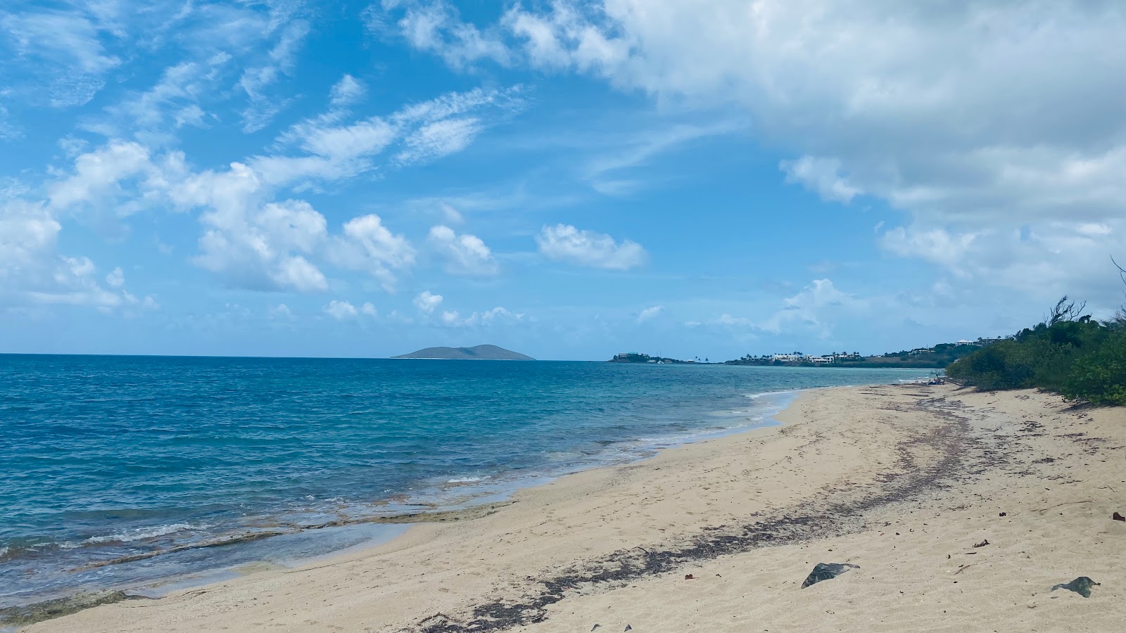 Tamarind Reef beach'in fotoğrafı düz bir kıyı şeridi ile birlikte