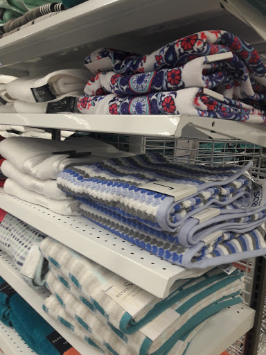 Clothing Store «Ross Dress for Less», reviews and photos, 13510 Whittier Blvd, Whittier, CA 90605, USA