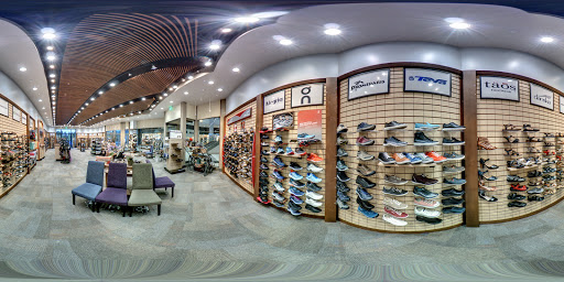 Shoe Store «Shoe Mill», reviews and photos, 9609 SW Washington Square Rd, Portland, OR 97223, USA