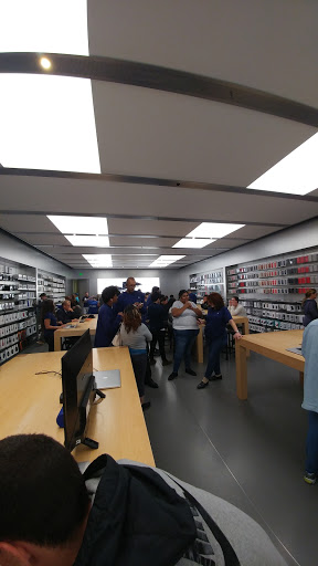 Apple Los Gatos image