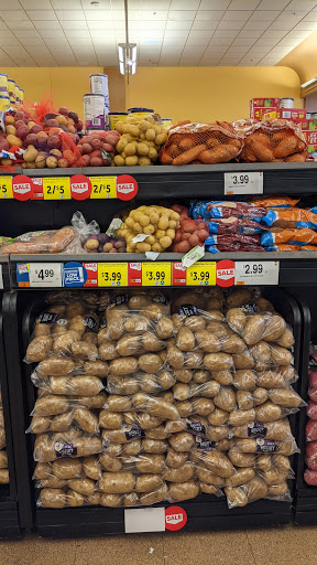 Grocery Store «Stop & Shop», reviews and photos, 2020 Norwich-New London Turnpike, Montville, CT 06353, USA