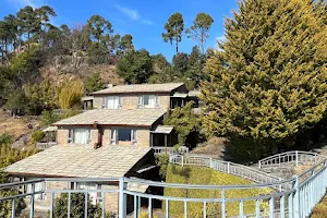Imperial Heights Binsar image