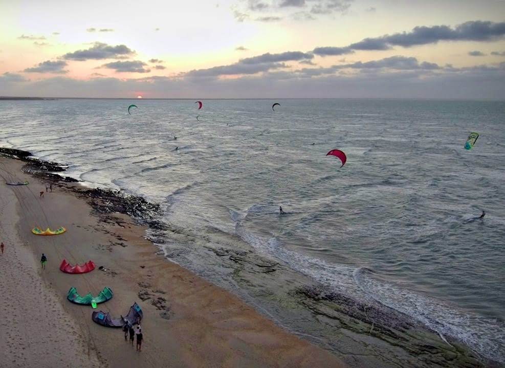 Foto von Strand Baixa Grande und die siedlung