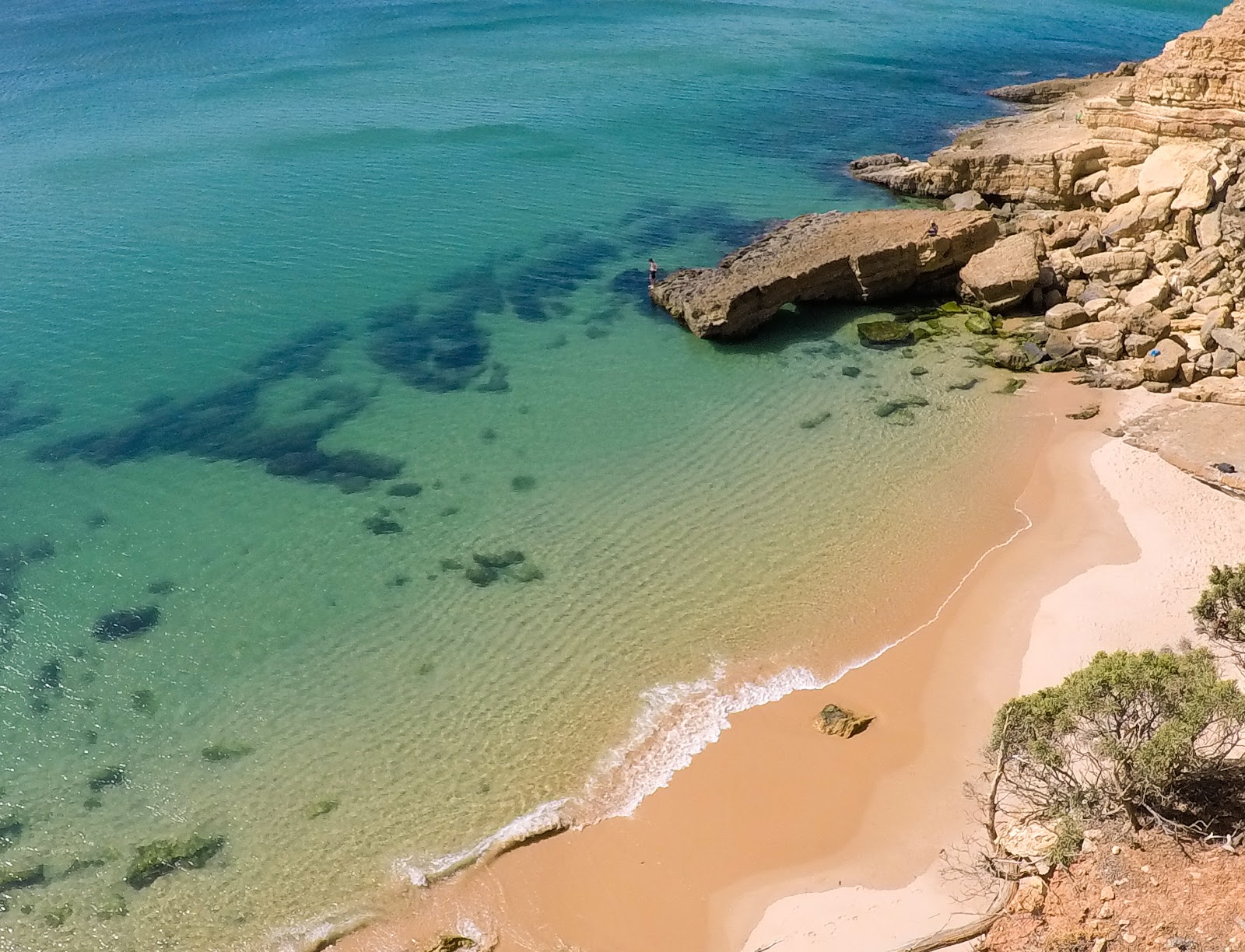 Foto van Praia Santa met turquoise puur water oppervlakte