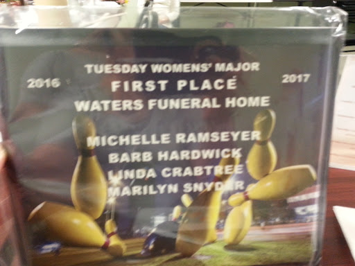 Restaurant «The Pickle Lounge & Northside Lanes», reviews and photos, 1776 Independence Pkwy, Hartford City, IN 47348, USA