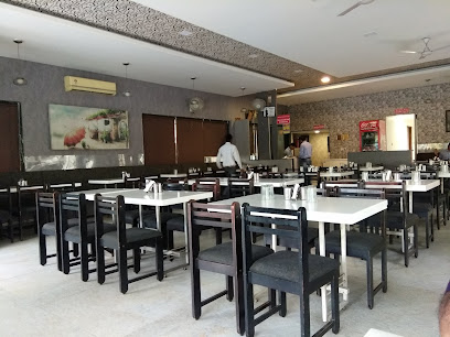 Indiana Veg Restaurant - Plot No, 2, Jalna Road, next to New HighCourt, N 3, Cidco, Aurangabad, Maharashtra 431009, India