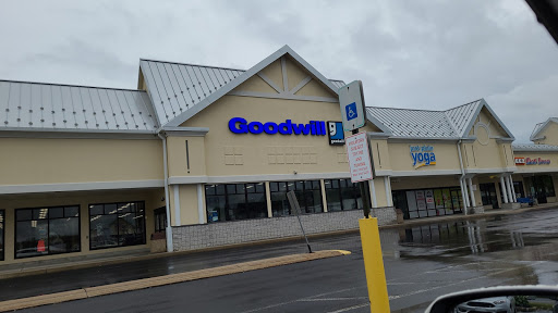 Thrift Store «Goodwill Store & Donation Center», reviews and photos, 1200 Market St, Lemoyne, PA 17043, USA