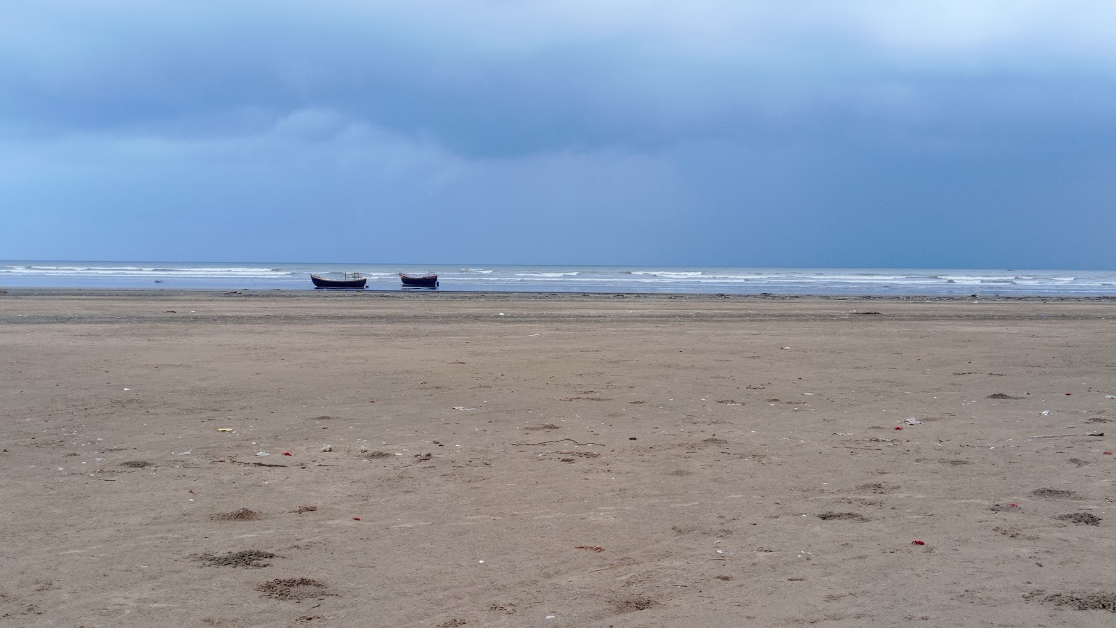 Φωτογραφία του Dagara Sea Beach με τυρκουάζ νερό επιφάνεια